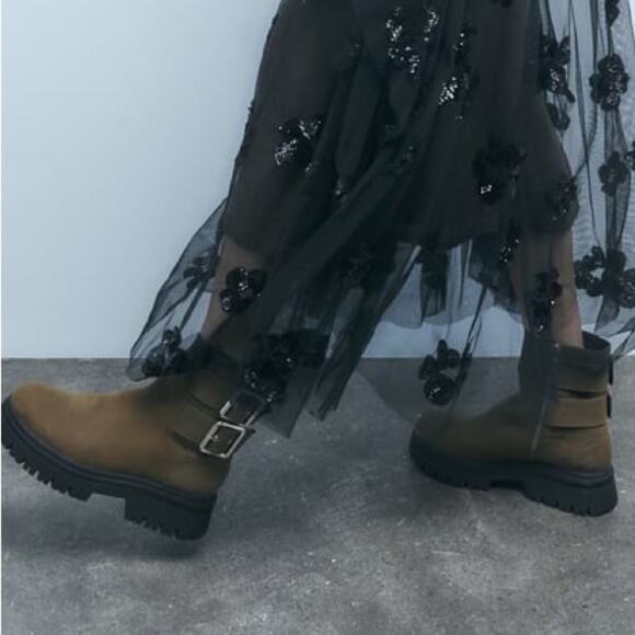 ZARA LOW HEELED LEATHER ANKLE BOOTS WITH BUCKLES - Picture 5 of 8